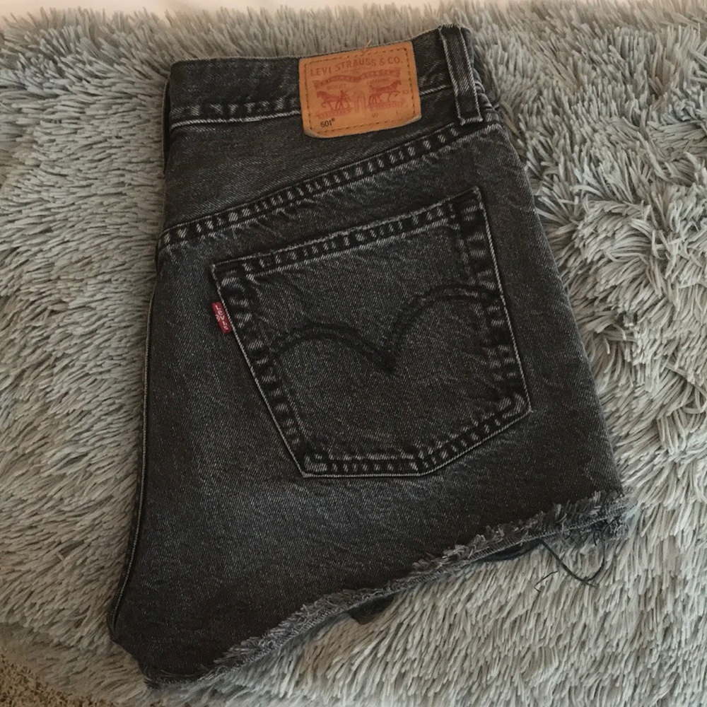 Levi cut off shorts